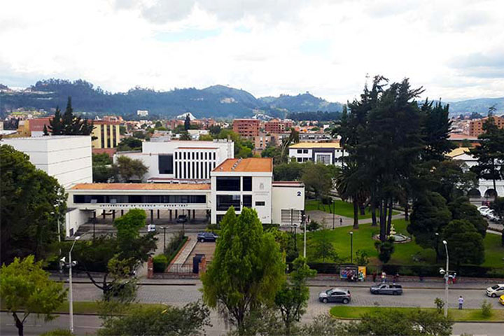 Diseño del sistema de señalética para la Universidad de Cuenca